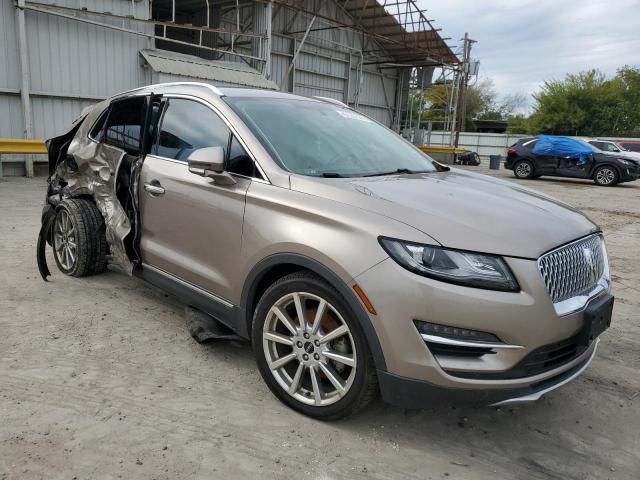 5LMCJ3C90KUL21319 - 2019 LINCOLN MKC RESERVE TAN photo 4