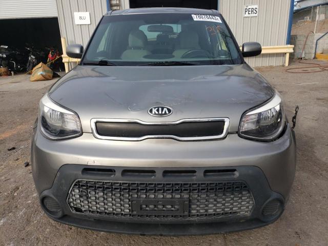 KNDJN2A27F7134490 - 2015 KIA SOUL GRAY photo 5