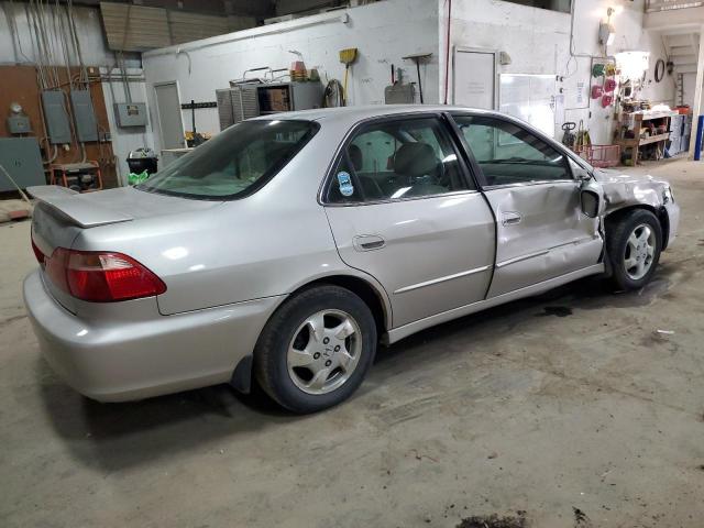 1HGCG5653XA011363 - 1999 HONDA ACCORD EX SILVER photo 3