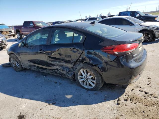 3KPFL4A72HE066329 - 2017 KIA FORTE LX BLACK photo 2