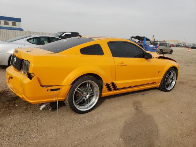 1ZVHT82H285112807 - 2008 FORD MUSTANG GT YELLOW photo 3