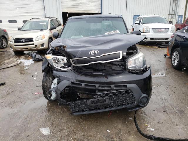 KNDJN2A24G7376736 - 2016 KIA SOUL BLACK photo 5