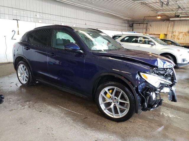 ZASPAKBN8K7C45176 - 2019 ALFA ROMEO STELVIO TI BLUE photo 4