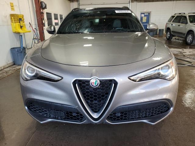 ZASFAKNN2J7B99446 - 2018 ALFA ROMEO STELVIO TI SPORT GRAY photo 5