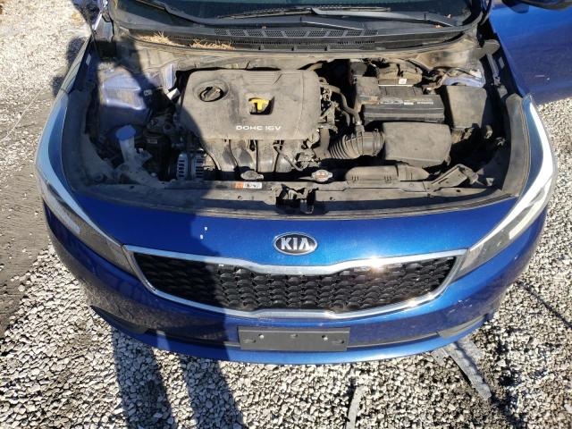 3KPFL4A79HE145187 - 2017 KIA FORTE LX BLUE photo 11