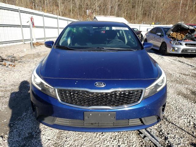 3KPFL4A79HE145187 - 2017 KIA FORTE LX BLUE photo 5