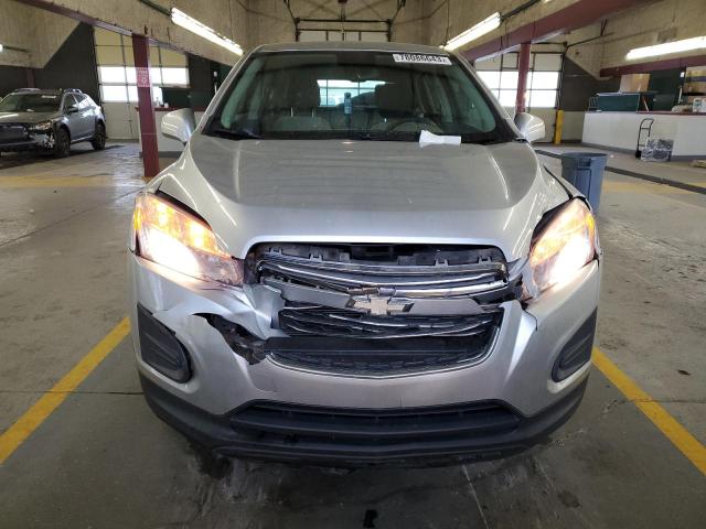 KL7CJNSB6GB557562 - 2016 CHEVROLET TRAX LS SILVER photo 5