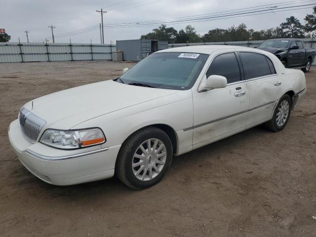 2006 LINCOLN TOWN CAR SIGNATURE, 