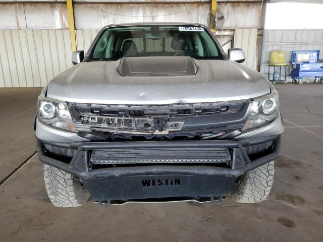 1GCGTEEN5J1243998 - 2018 CHEVROLET COLORADO ZR2 SILVER photo 5