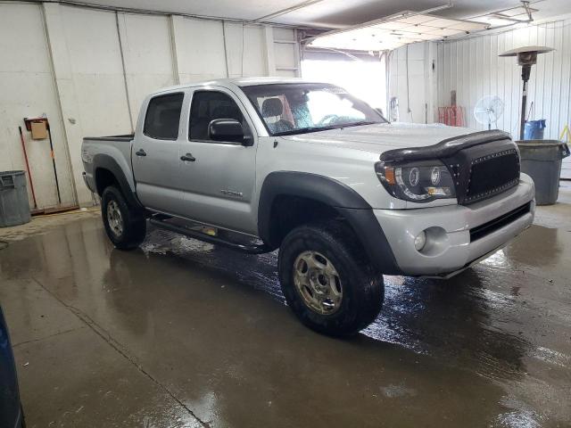 5TEJU62N98Z500139 - 2008 TOYOTA TACOMA DOUBLE CAB PRERUNNER SILVER photo 4