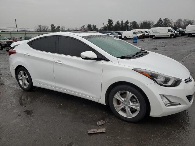 5NPDH4AE4GH750932 - 2016 HYUNDAI ELANTRA SE WHITE photo 4