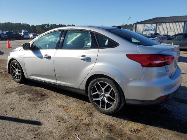 1FADP3H25HL256154 - 2017 FORD FOCUS SEL GRAY photo 2