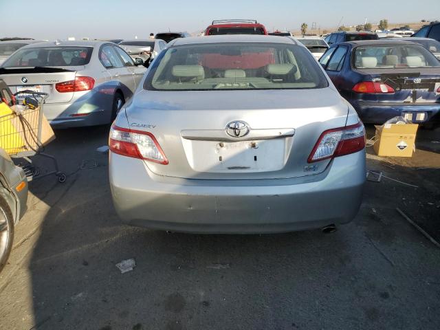 JTNBB46K573033311 - 2007 TOYOTA CAMRY HYBRID SILVER photo 6