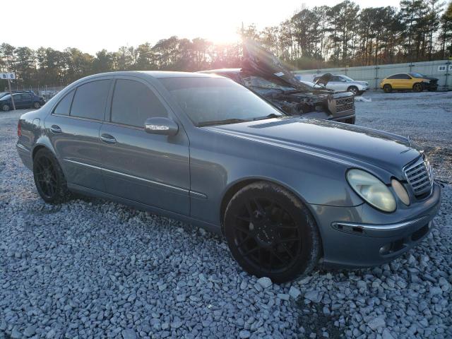 WDBUF56J36A822273 - 2006 MERCEDES-BENZ E 350 BLUE photo 4