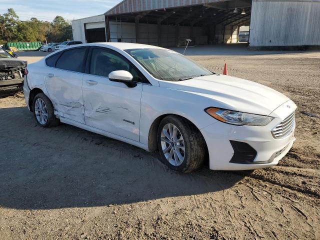 3FA6P0LU8KR242483 - 2019 FORD FUSION SE WHITE photo 4