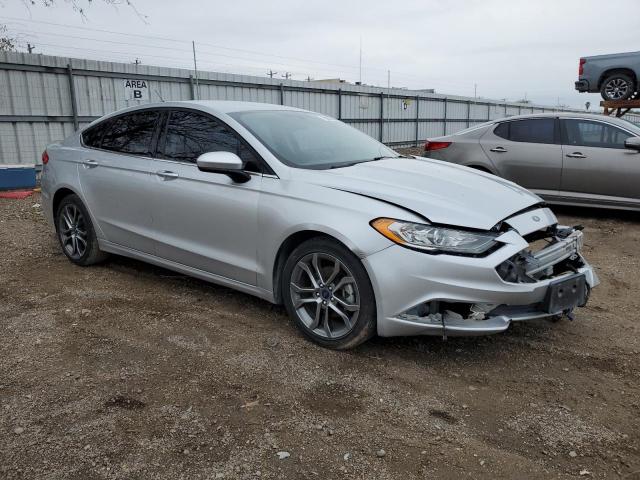 3FA6P0HD6HR366950 - 2017 FORD FUSION SE SILVER photo 4