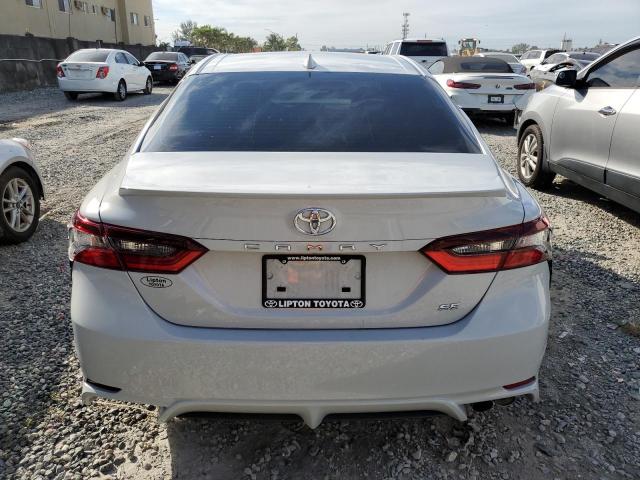 4T1G11AK9PU130973 - 2023 TOYOTA CAMRY SE NIGHT SHADE WHITE photo 6