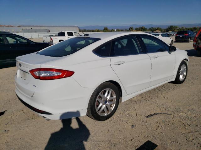 3FA6P0H75GR247070 - 2016 FORD FUSION SE WHITE photo 3