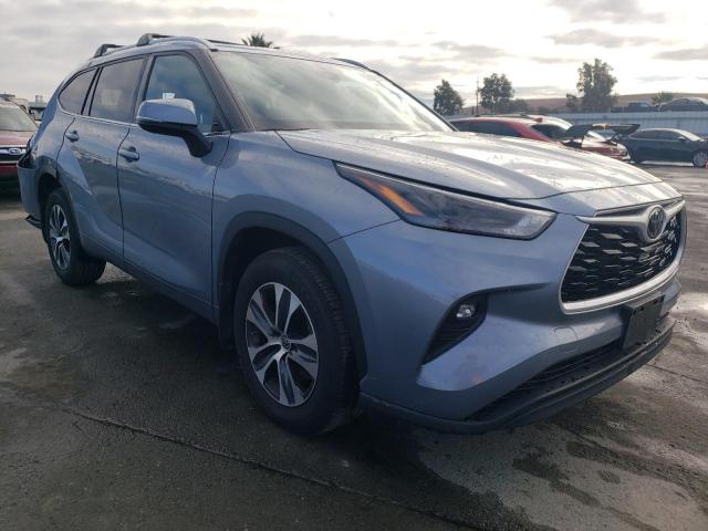 5TDHZRBH0NS173795 - 2022 TOYOTA HIGHLANDER XLE TURQUOISE photo 4