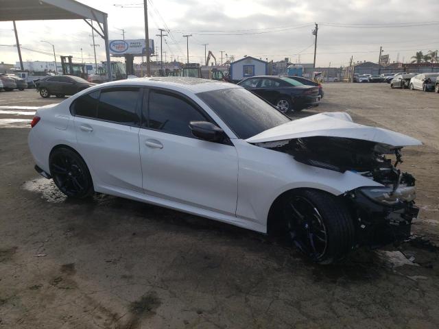 3MW5U7J07N8C74808 - 2022 BMW M340I WHITE photo 4