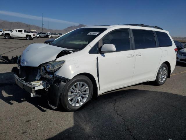 2011 TOYOTA SIENNA XLE, 