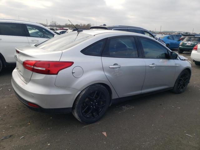 1FADP3F22GL307501 - 2016 FORD FOCUS SE SILVER photo 3