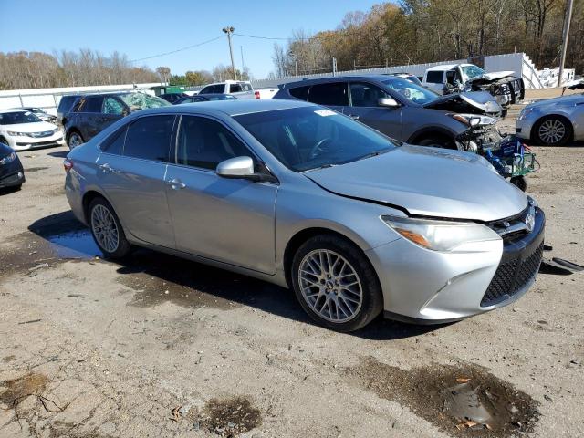 4T1BF1FK0HU436143 - 2017 TOYOTA CAMRY LE SILVER photo 4