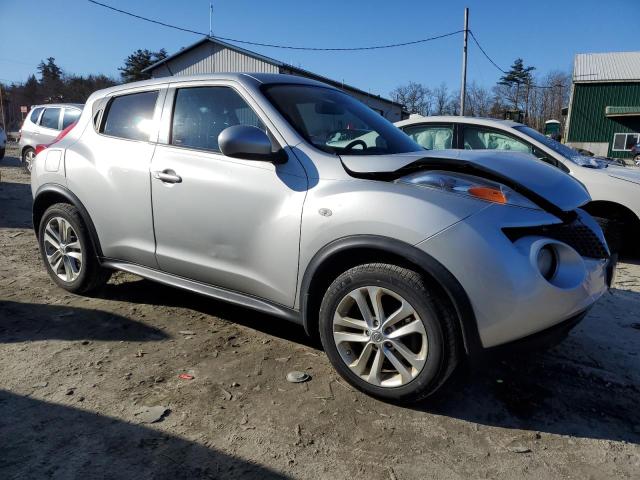 JN8AF5MV6ET355867 - 2014 NISSAN JUKE S SILVER photo 4