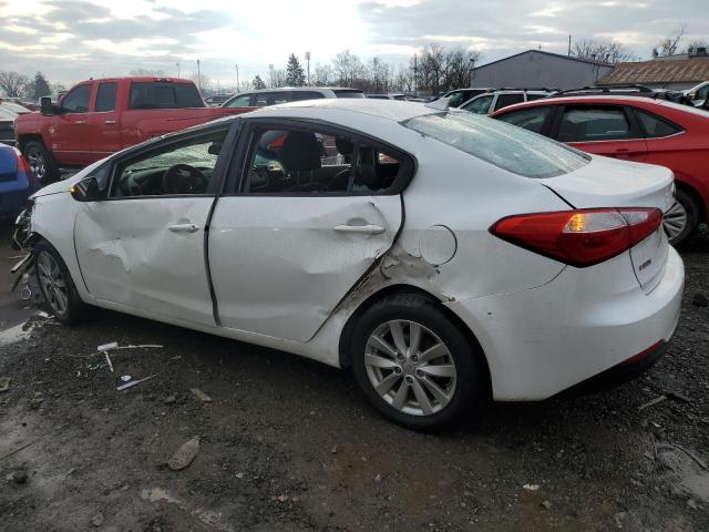 KNAFX4A60G5455845 - 2016 KIA FORTE LX WHITE photo 2