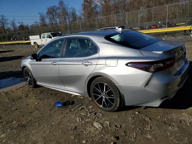 4T1G11AK1MU403531 - 2021 TOYOTA CAMRY SE SILVER photo 2