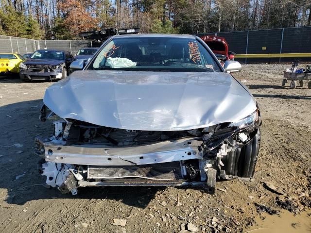 4T1G11AK1MU403531 - 2021 TOYOTA CAMRY SE SILVER photo 5