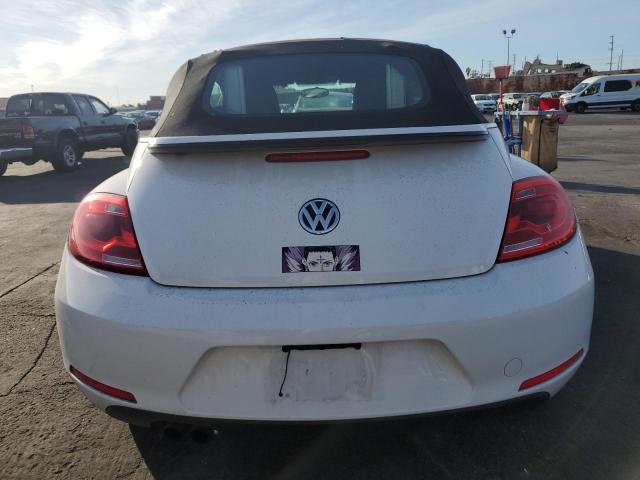 3VW5P7ATXDM819617 - 2013 VOLKSWAGEN BEETLE WHITE photo 6