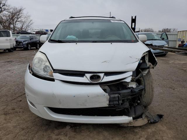 5TDZK22C97S030139 - 2007 TOYOTA SIENNA XLE WHITE photo 5