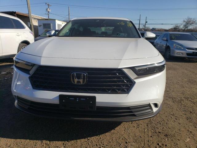 1HGCY1F39PA030343 - 2023 HONDA ACCORD EX WHITE photo 5