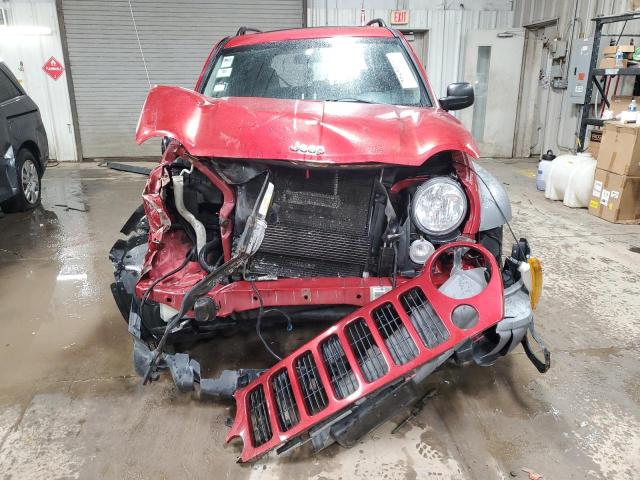 1J4GL48K25W708915 - 2005 JEEP LIBERTY SPORT RED photo 5