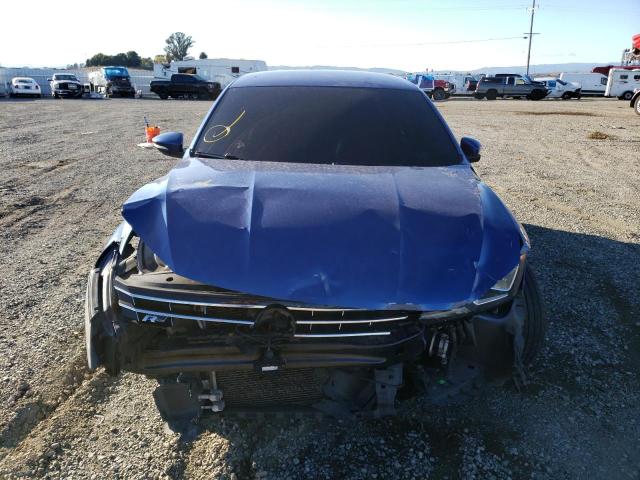 1VWDT7A30HC015079 - 2017 VOLKSWAGEN PASSAT R-LINE Blau Foto 5