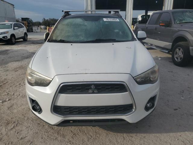 4A4AP4AU9DE005742 - 2013 MITSUBISHI OUTLANDER SE WHITE photo 5