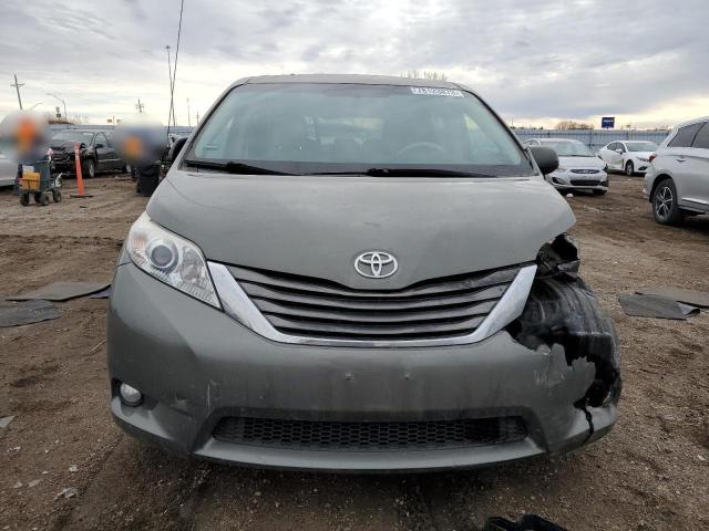 5TDYK3DC4BS017189 - 2011 TOYOTA SIENNA XLE GRAY photo 5