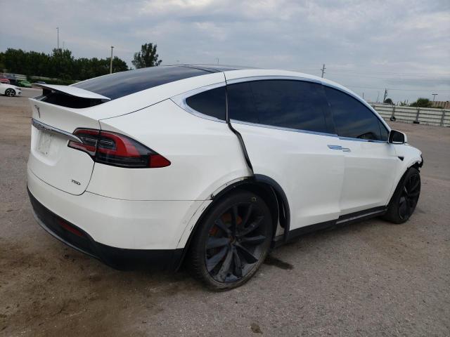 5YJXCBE27JF114169 - 2018 TESLA MODEL X WHITE photo 3