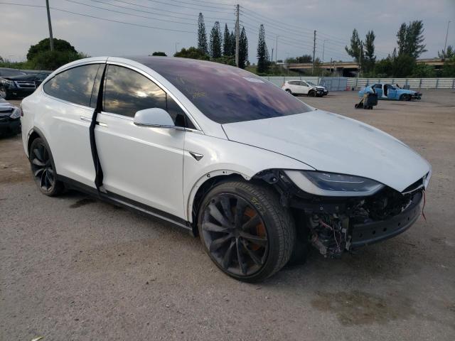 5YJXCBE27JF114169 - 2018 TESLA MODEL X WHITE photo 4