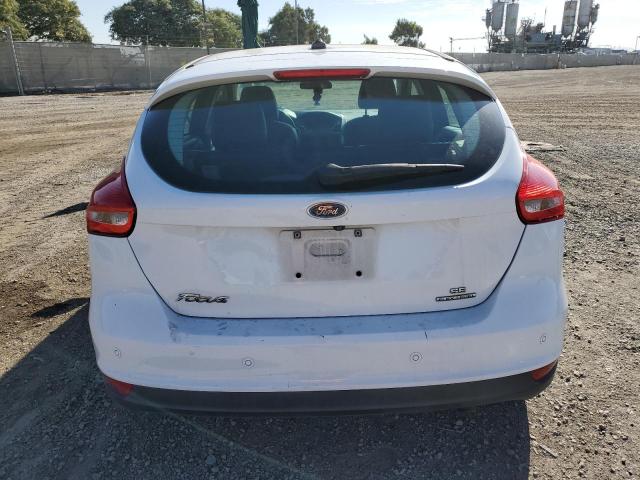 1FADP3K22FL239625 - 2015 FORD FOCUS SE WHITE photo 6