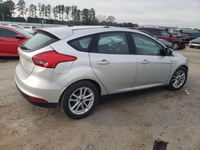 1FADP3K27HL285857 - 2017 FORD FOCUS SE SILVER photo 3