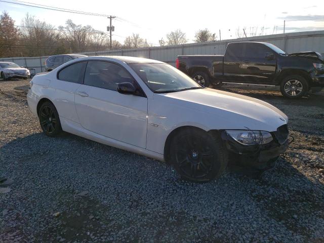 WBAKF9C56CE672457 - 2012 BMW 335 XI WHITE photo 4