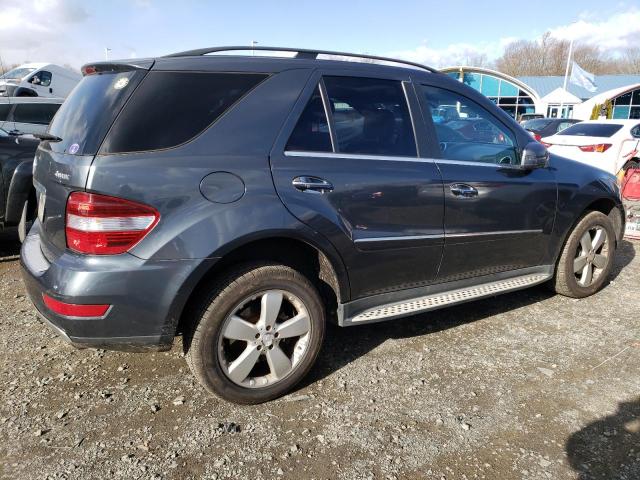 4JGBB8GB7BA662109 - 2011 MERCEDES-BENZ ML 350 4MATIC GRAY photo 3