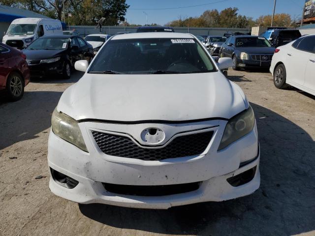 4T1BF3EKXBU778221 - 2011 TOYOTA CAMRY BASE WHITE photo 5