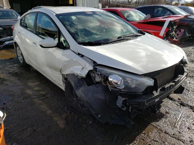 KNAFK4A68G5616554 - 2016 KIA FORTE LX WHITE photo 4