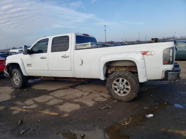 1GC4K0C81BF261294 - 2011 CHEVROLET silverado K3500 LT WHITE photo 2