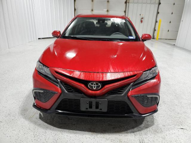4T1G11AK8PU183227 - 2023 TOYOTA CAMRY SE NIGHT SHADE RED photo 5