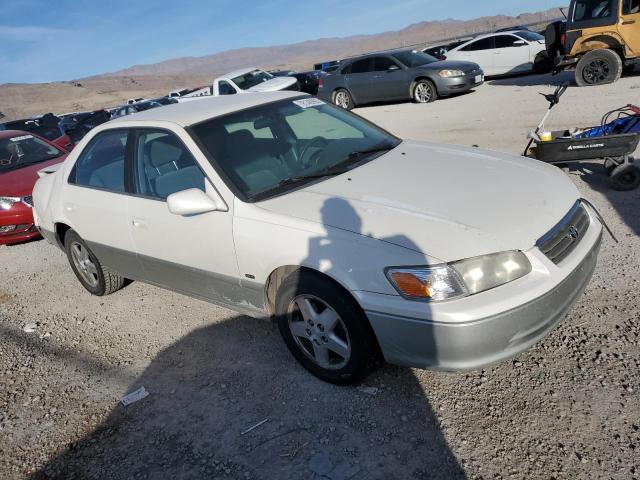 JT2BF28K310292049 - 2001 TOYOTA CAMRY LE WHITE photo 4