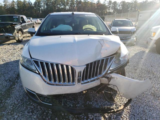 2LMDJ6JK5CBL07989 - 2012 LINCOLN MKX WHITE photo 5